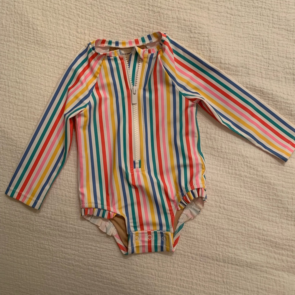 Old navy rash guard baby